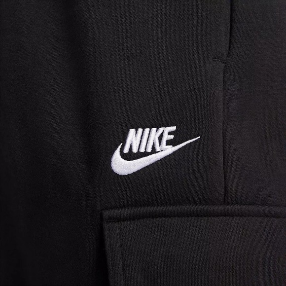 Nike Club Fleece WMNS Cargo Joggers Black - Sz M - DQ5196 010 - New - Picture 5 of 8